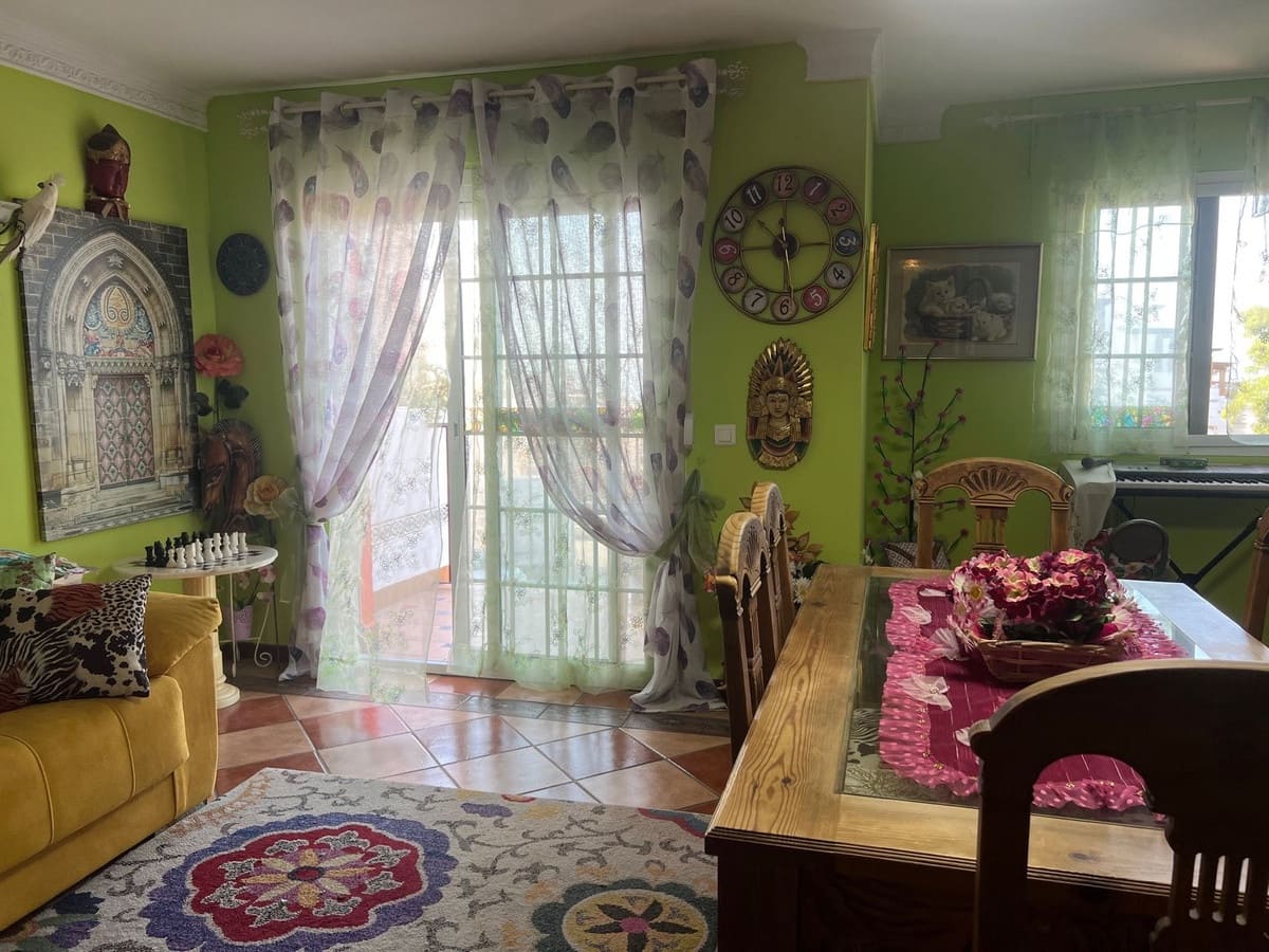 4 soveværelse Byhus til salg i Estepona - € 560.000 (Ref: 9479914)