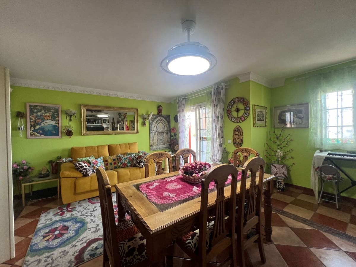 4 soveværelse Byhus til salg i Estepona - € 560.000 (Ref: 9479914)