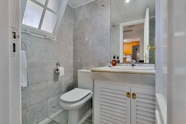 Casa de 4 habitaciones en Centro, Estepona en venta con piscina - 560.000 € (Ref: 9479915)