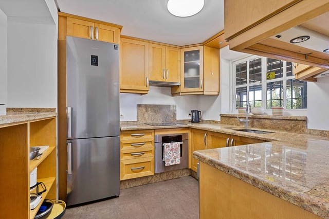 Casa de 4 habitaciones en Centro, Estepona en venta con piscina - 560.000 € (Ref: 9479915)