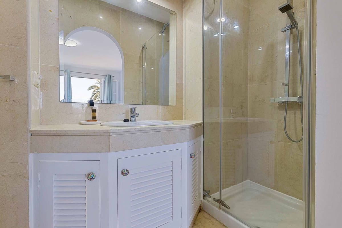 Casa de 4 habitaciones en Estepona en venta con piscina - 560.000 € (Ref: 9479915)