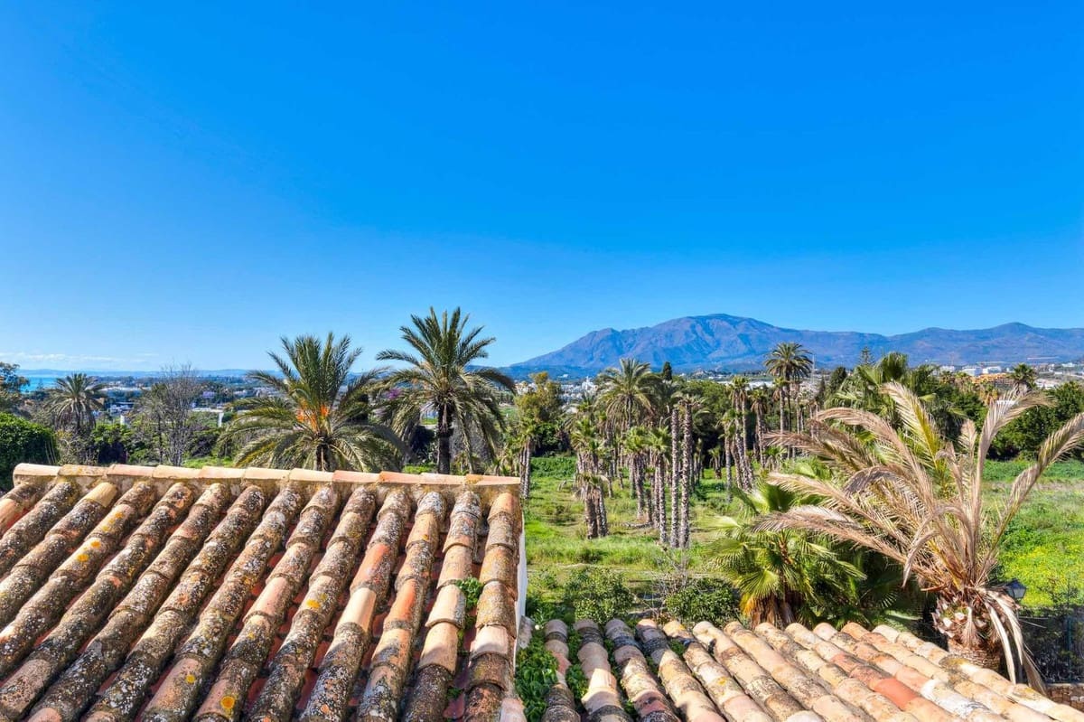 Casa de 4 habitaciones en Estepona en venta con piscina - 560.000 € (Ref: 9479915)