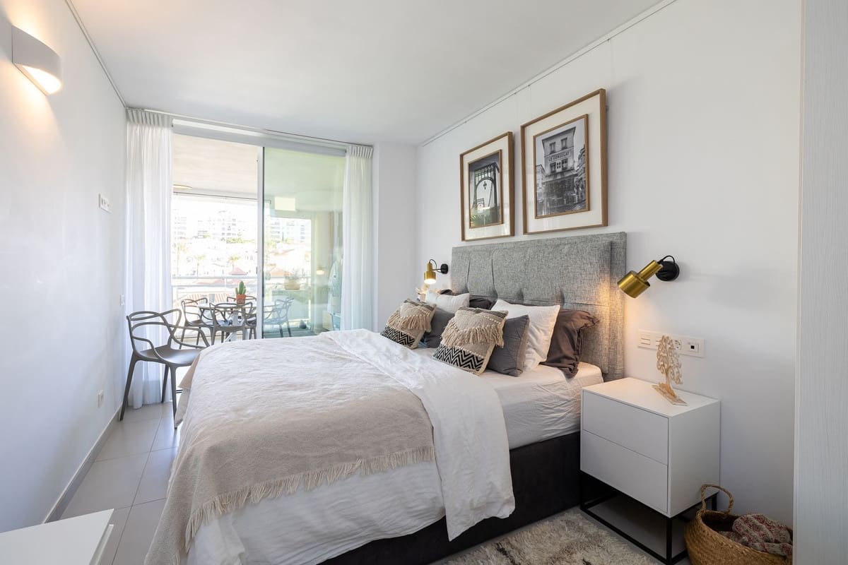 2 bedroom Apartment for sale in Benalmadena Costa with pool garage - € 565,000 (Ref: 9479919)