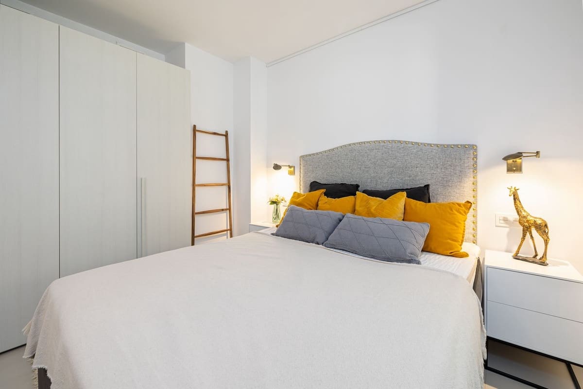 2 bedroom Apartment for sale in Benalmadena Costa with pool garage - € 565,000 (Ref: 9479919)