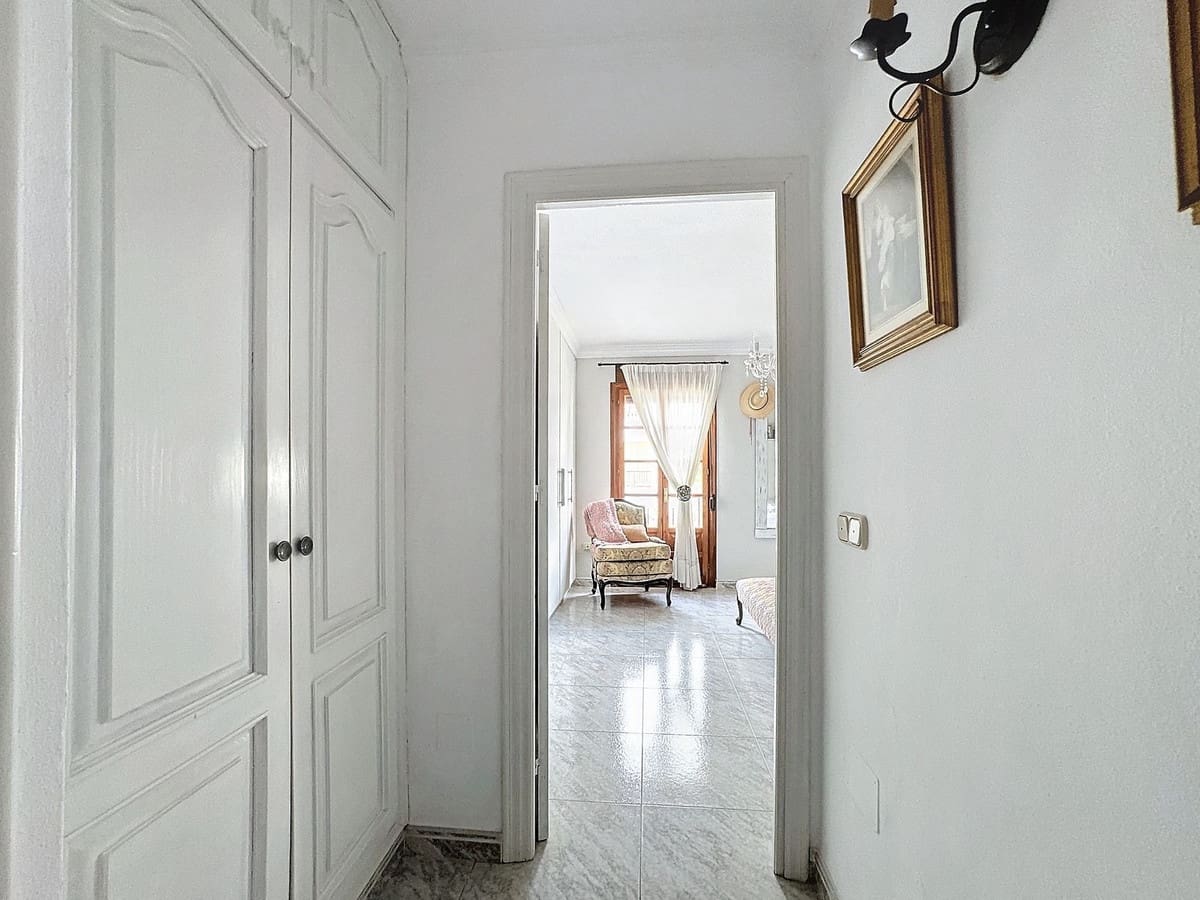 5 soveværelse Semi-Rækkehus til salg i Estepona - € 565.000 (Ref: 9479923)