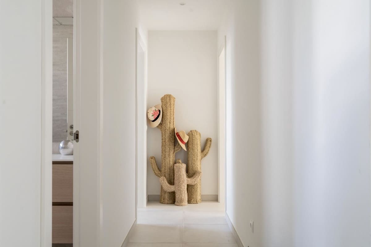 2 bedroom Apartment for sale in El Paraiso with pool garage - € 570,000 (Ref: 9479926)