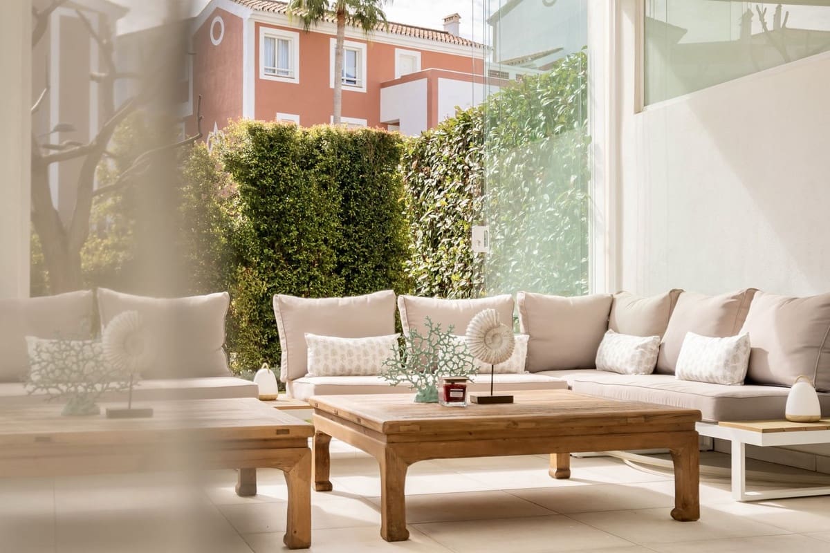 2 bedroom Apartment for sale in El Paraiso with pool garage - € 570,000 (Ref: 9479926)