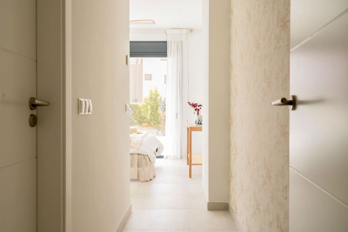 2 bedroom Apartment for sale in El Paraiso with pool garage - € 570,000 (Ref: 9479926)