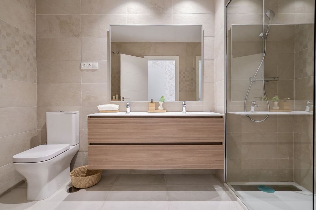 2 bedroom Apartment for sale in El Paraiso with pool garage - € 570,000 (Ref: 9479926)