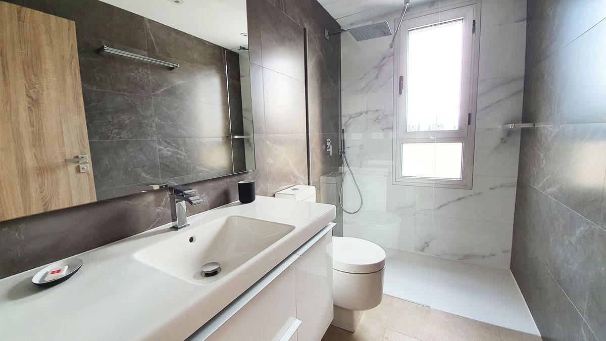 3 soveværelse Penthouse til salg i La Cala Golf med swimmingpool - € 570.000 (Ref: 9479929)