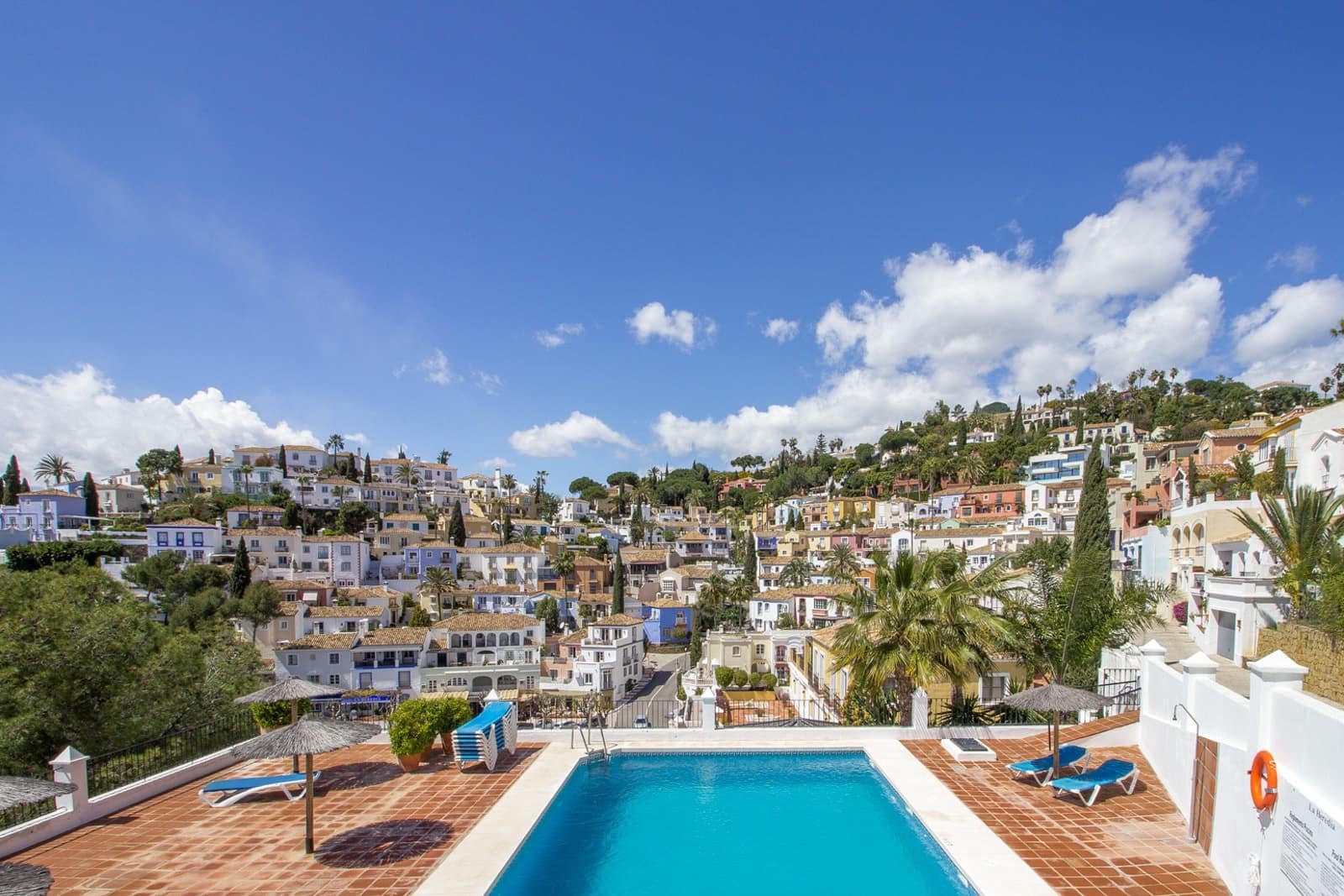 3 bedroom Townhouse for sale in Benahavis with pool garage - € 570,000 (Ref: 9479931)