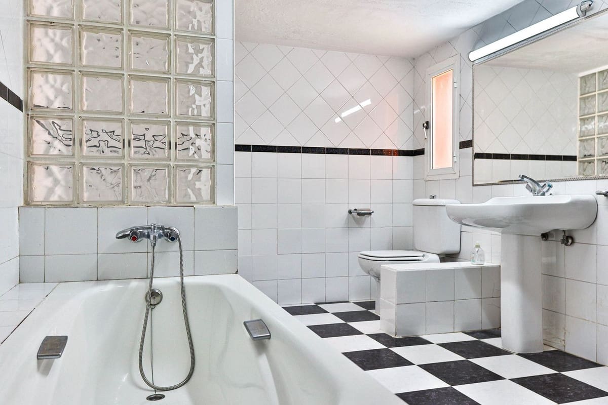 4 slaapkamer Halfvrijstaande villa te koop in Mijas met garage - € 579.000 (Ref: 9479943)