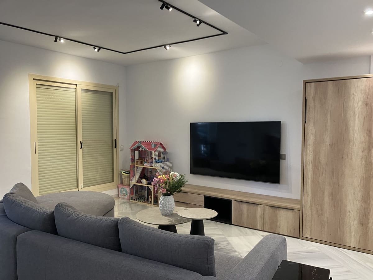 4 bedroom Apartment for sale in Aloha Golf with pool - € 580,000 (Ref: 9479944)