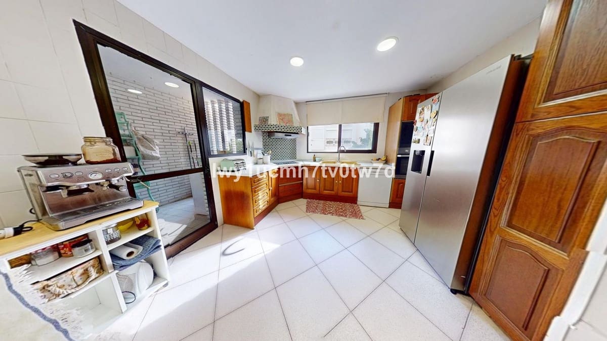 4 sovrum Lägenhet till salu i Fuengirola med pool garage - 580 000 € (Ref: 9479946)