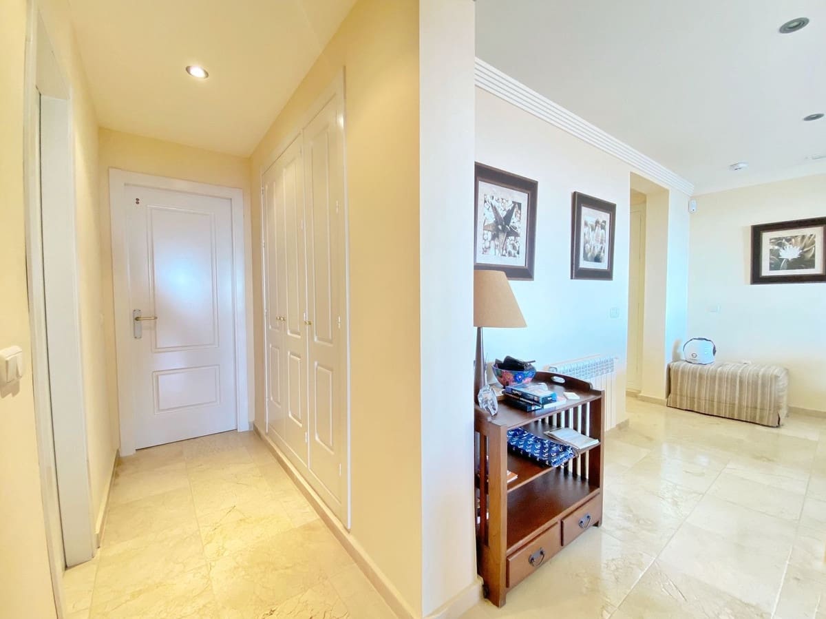 2 soveværelse Penthouse til salg i Marbella med swimmingpool garage - € 580.000 (Ref: 9479947)