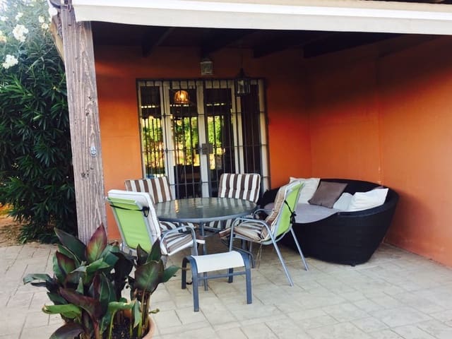 4 soveværelse Semi-Rækkehus til salg i Centro, Estepona med swimmingpool - € 580.000 (Ref: 9479948)