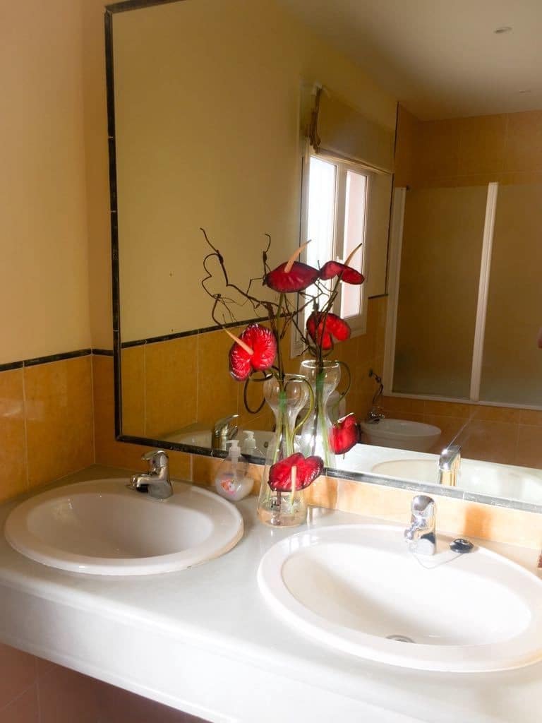 4 soveværelse Semi-Rækkehus til salg i Estepona med swimmingpool - € 580.000 (Ref: 9479948)