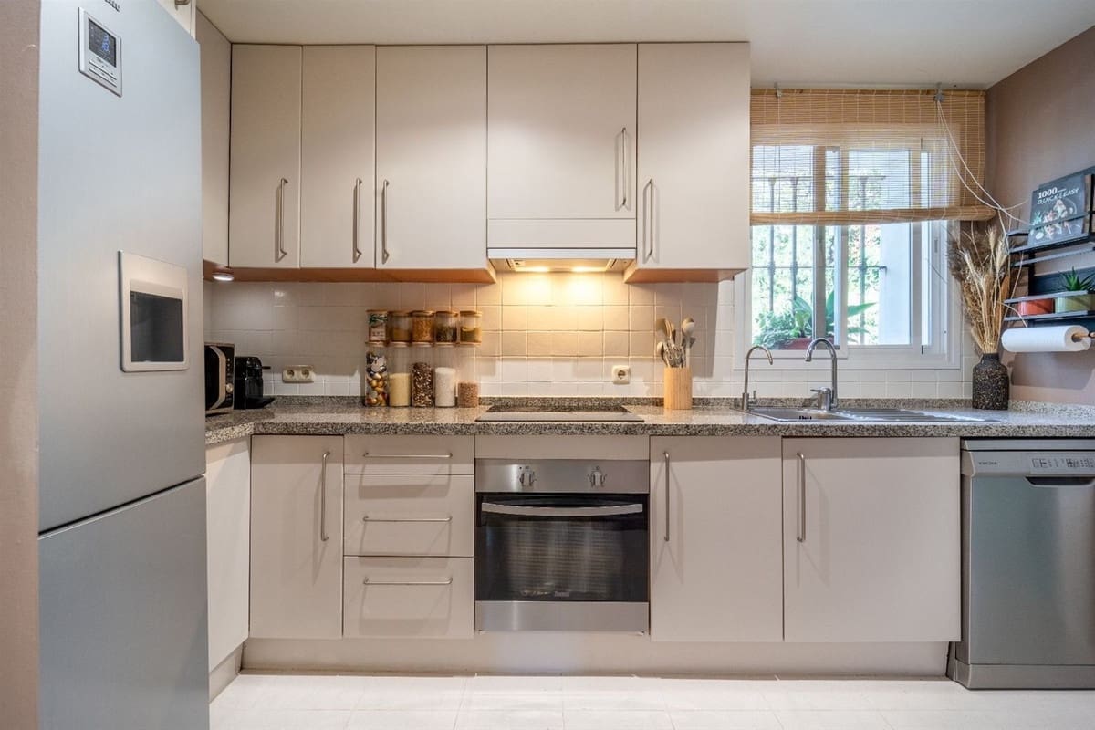 3 bedroom Apartment for sale in La Quinta with pool - € 583,500 (Ref: 9479952)