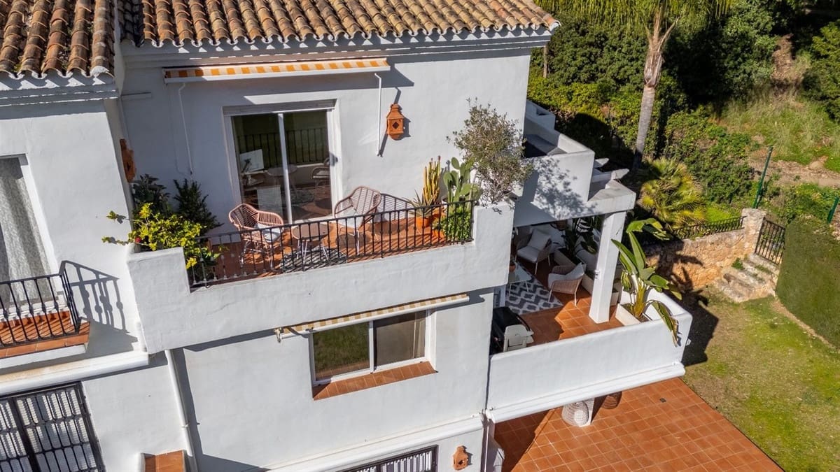 3 bedroom Apartment for sale in La Quinta with pool - € 583,500 (Ref: 9479952)