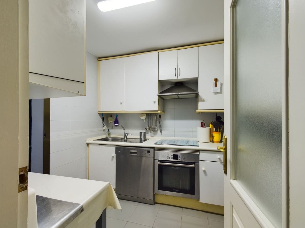 3 bedroom Apartment for sale in Elviria with pool - € 585,000 (Ref: 9479956)