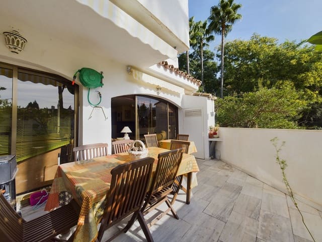 Apartamento de 3 habitaciones en Elviria, Marbella en venta con piscina - 585.000 € (Ref: 9479956)