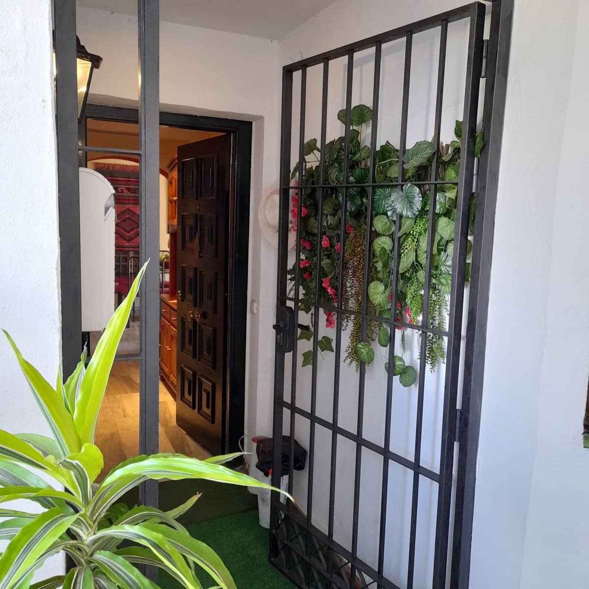 3 bedroom Apartment for sale in Elviria with pool - € 585,000 (Ref: 9479956)