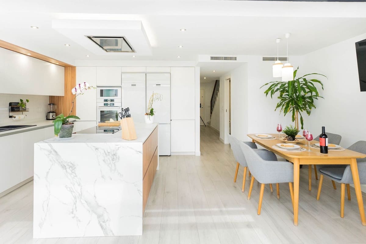 3 makuuhuone Omakotitalo myytävänä paikassa Malaga kaupunki mukana 
autotalli - 585 000 € (Ref: 9479959)