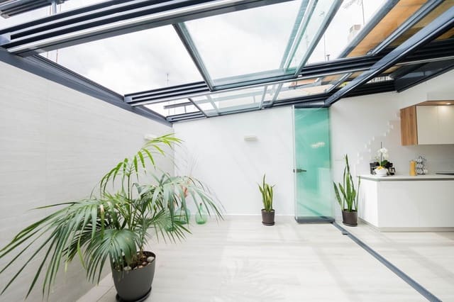 3 makuuhuone Omakotitalo myytävänä paikassa Centro Historico, Málaga kaupunki mukana 
autotalli - 585 000 € (Ref: 9479959)