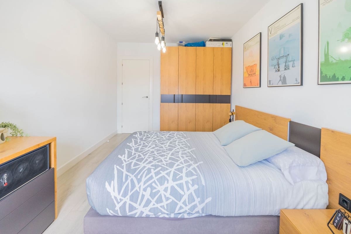 3 makuuhuone Omakotitalo myytävänä paikassa Malaga kaupunki mukana 
autotalli - 585 000 € (Ref: 9479959)