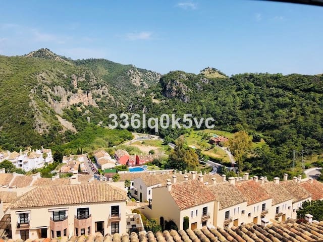 4 chambre Maison de Ville à vendre à Benahavis avec piscine garage - 585 000 € (Ref: 9479961)