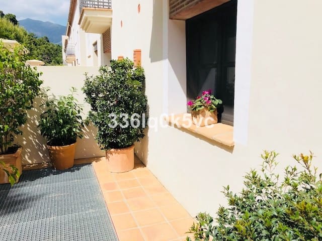 4 chambre Maison de Ville à vendre à Benahavis avec piscine garage - 585 000 € (Ref: 9479961)