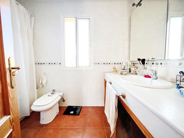 6 soveværelse Byhus til salg i San Pedro de Alcántara Pueblo, Marbella - € 585.000 (Ref: 9479962)