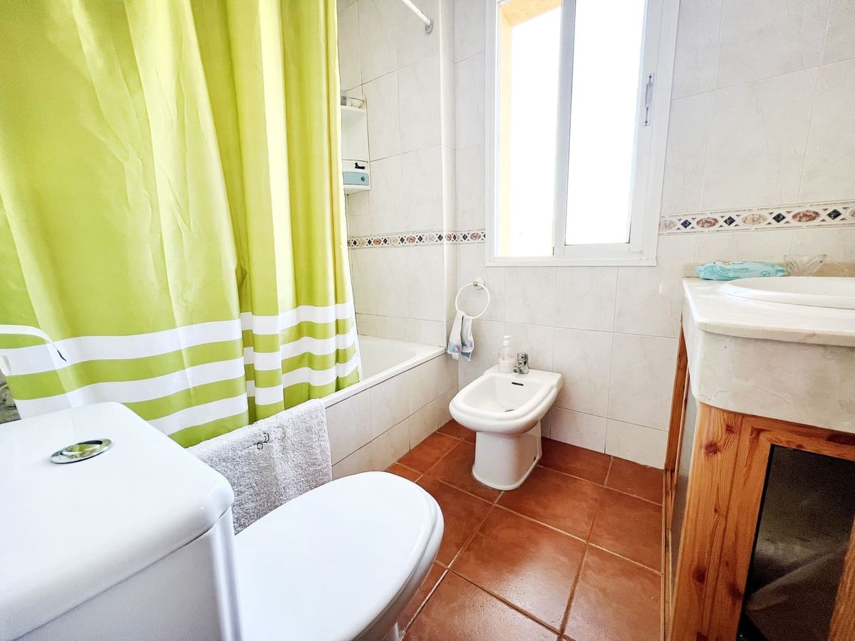 6 bedroom Townhouse for sale in San Pedro de Alcantara - € 585,000 (Ref: 9479962)