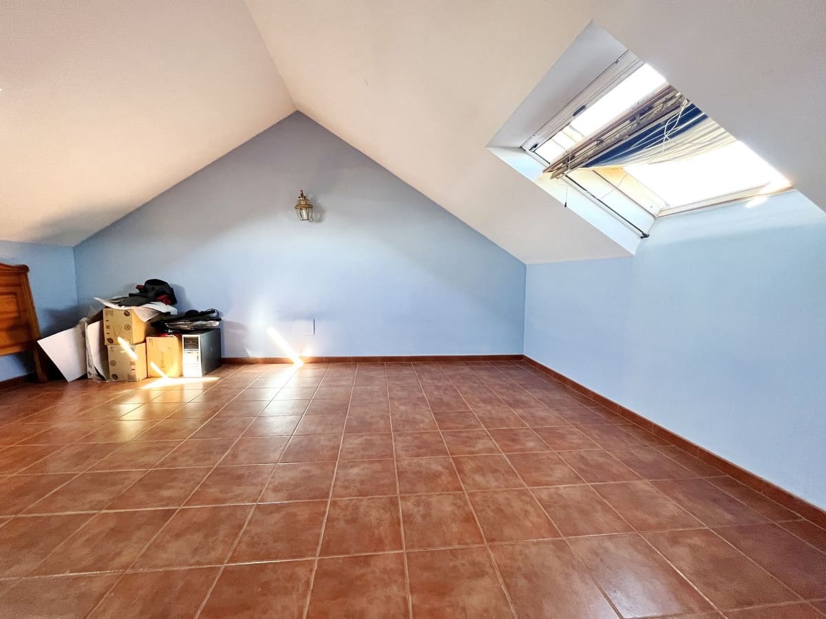 6 bedroom Townhouse for sale in San Pedro de Alcantara - € 585,000 (Ref: 9479962)