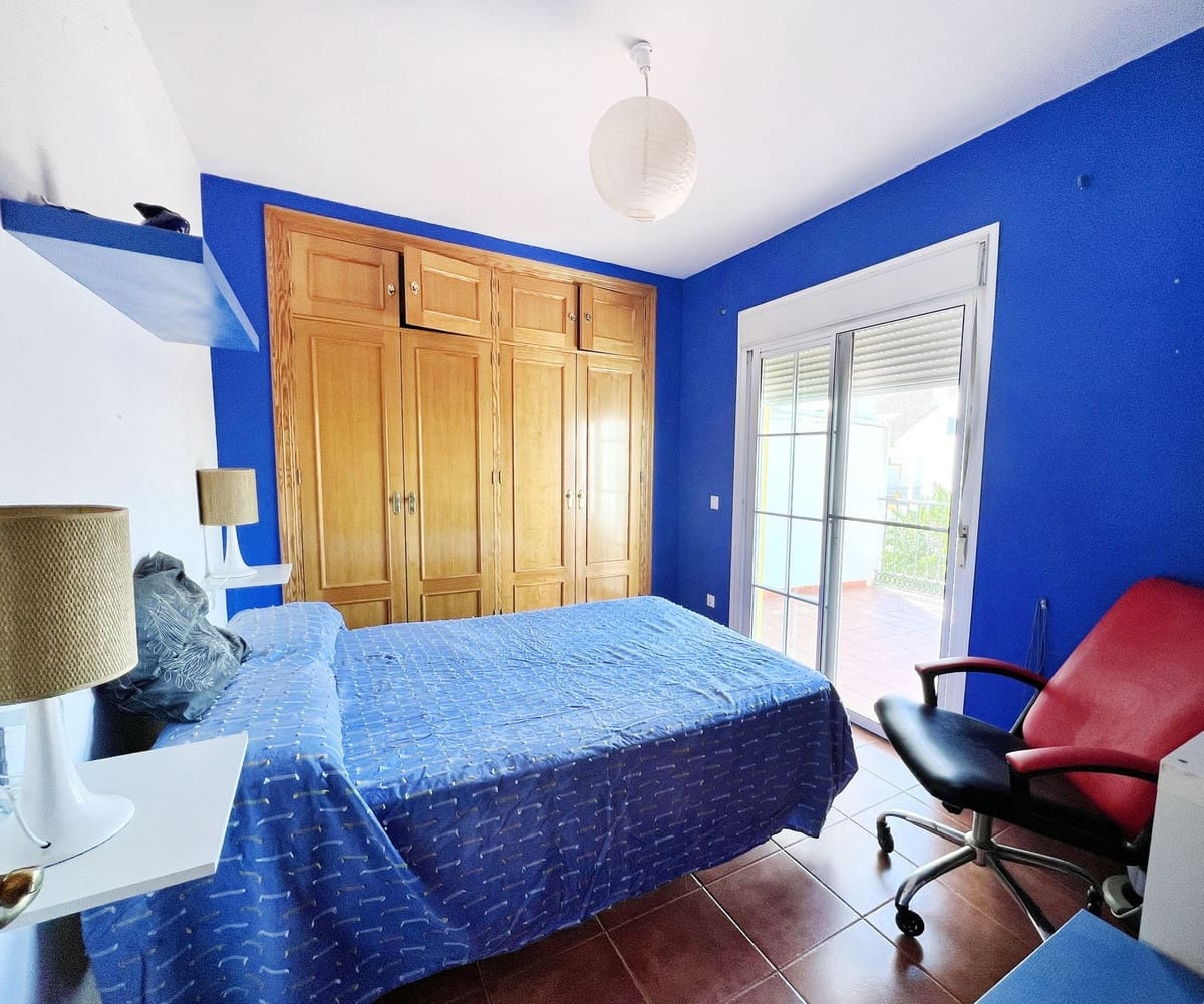 6 bedroom Townhouse for sale in San Pedro de Alcantara - € 585,000 (Ref: 9479962)