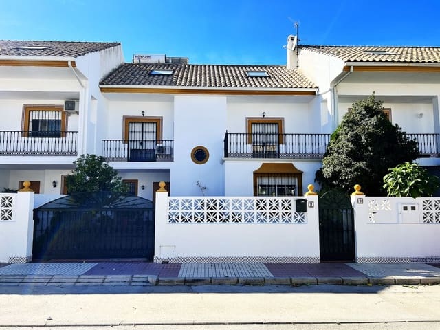 6 soveværelse Byhus til salg i San Pedro de Alcántara Pueblo, Marbella - € 585.000 (Ref: 9479962)