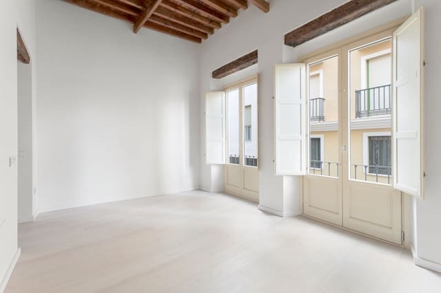 2 sypialnia Apartament na sprzedaż w Centro Historico, Miasto Málaga z basenem - 585 000 € (Ref: 9479963)