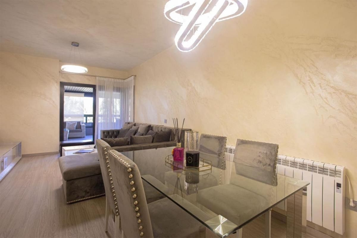 2 soveværelse Lejlighed til salg i Los Flamingos med swimmingpool - € 588.000 (Ref: 9479964)