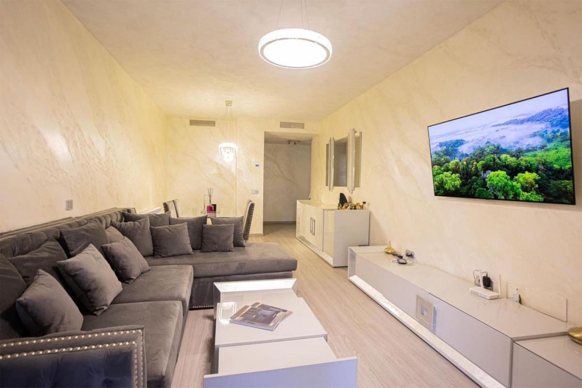 2 soveværelse Lejlighed til salg i Los Flamingos med swimmingpool - € 588.000 (Ref: 9479964)