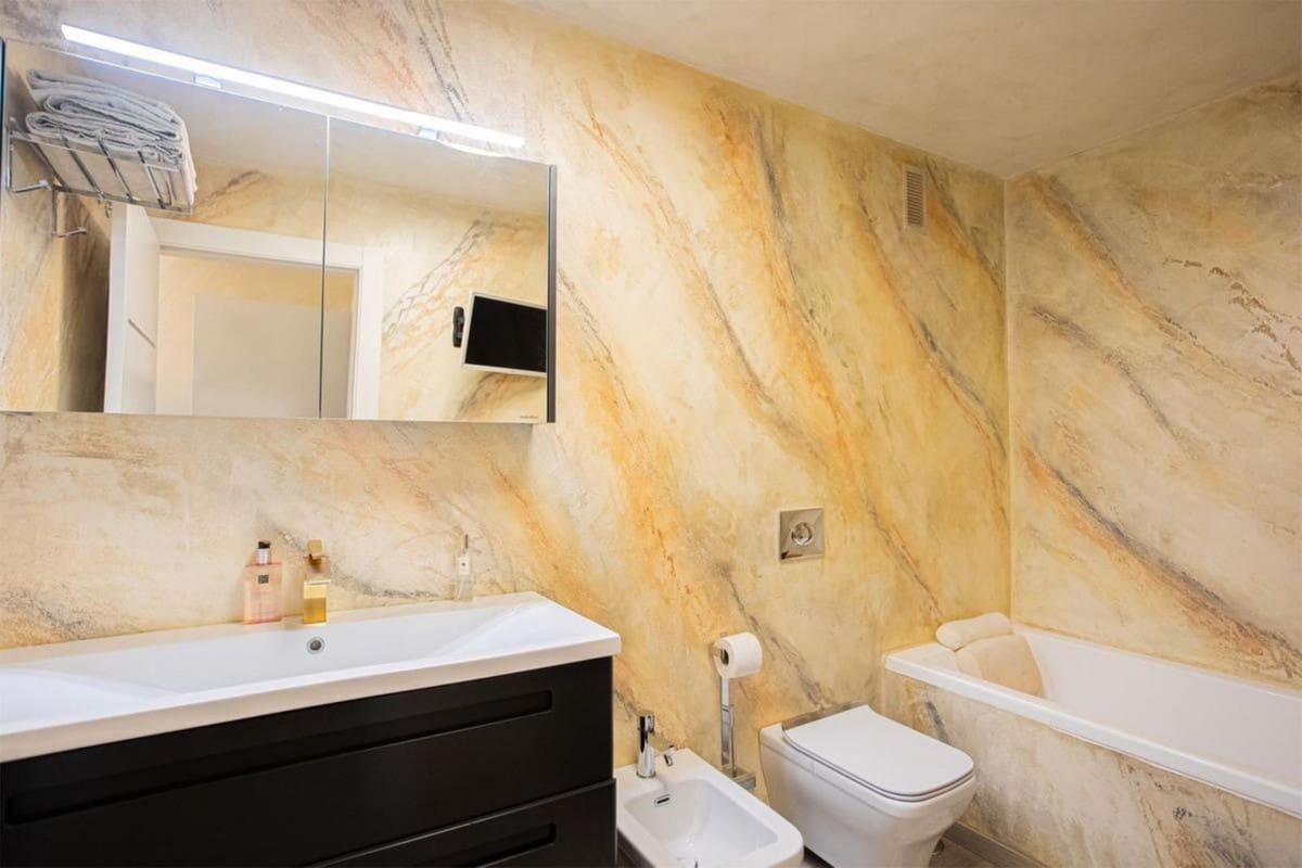 2 soveværelse Lejlighed til salg i Los Flamingos med swimmingpool - € 588.000 (Ref: 9479964)