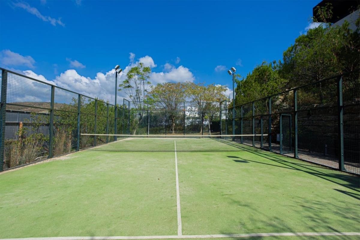 2 soveværelse Lejlighed til salg i Los Flamingos med swimmingpool - € 588.000 (Ref: 9479964)