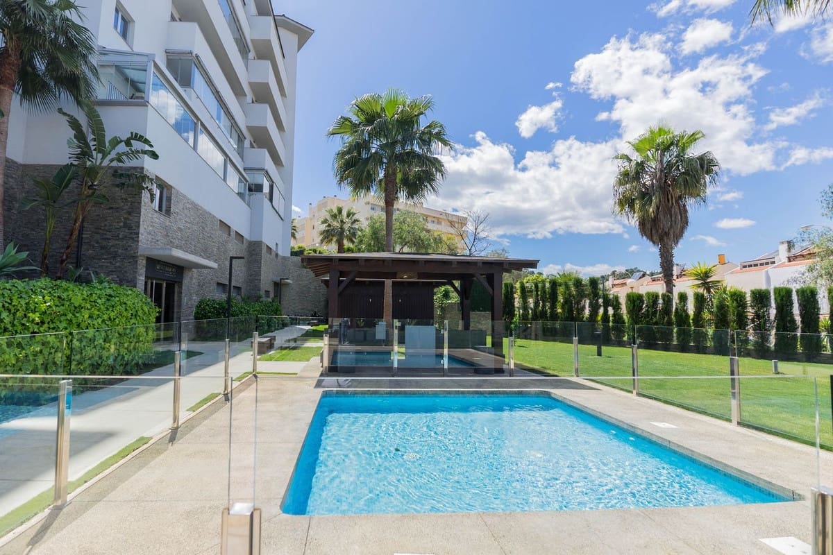 3 sypialnia Apartament na sprzedaż w Fuengirola z basenem - 589 000 € (Ref: 9479965)