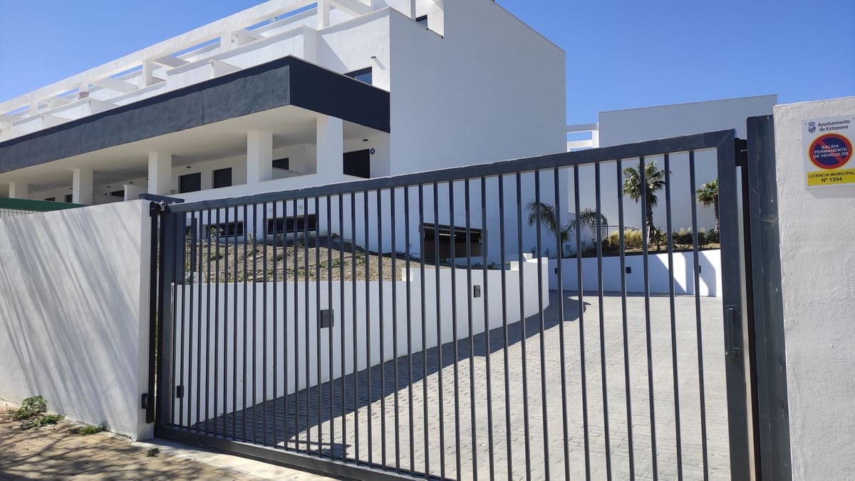 2 camera da letto Attico in vendita in Estepona con piscina - 589.000 € (Rif: 9479966)