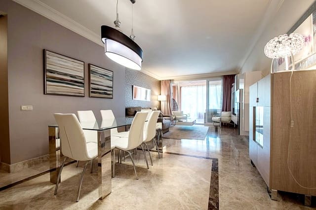 2 soveværelse Lejlighed til salg i La Dama de Noche - La Alzambra, Marbella med swimmingpool garage - € 590.000 (Ref: 9479968)