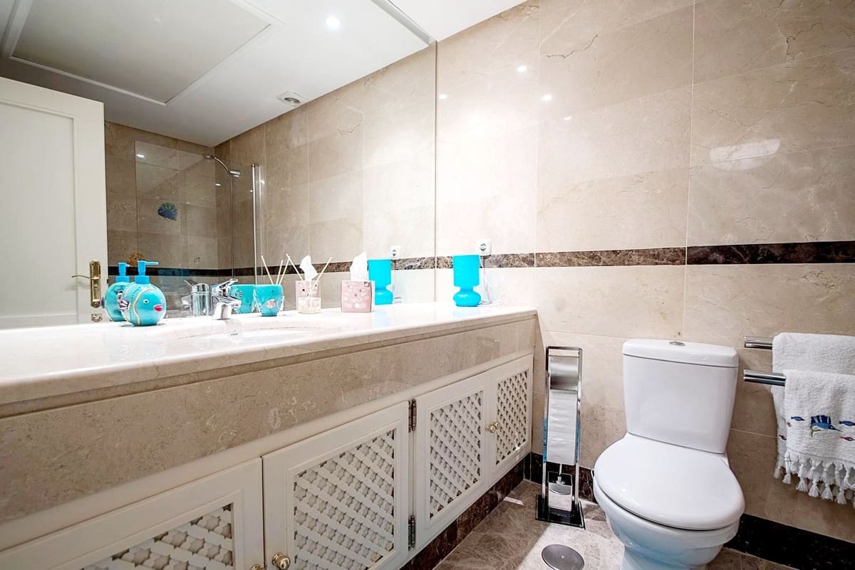 2 soveværelse Lejlighed til salg i Nueva Andalucia med swimmingpool garage - € 590.000 (Ref: 9479968)