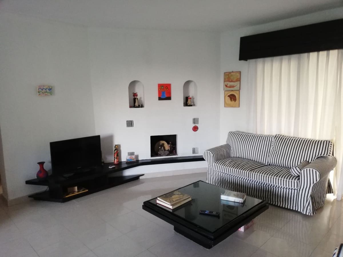 2 bedroom Apartment for sale in Puerto Banus - € 595,000 (Ref: 9479973)