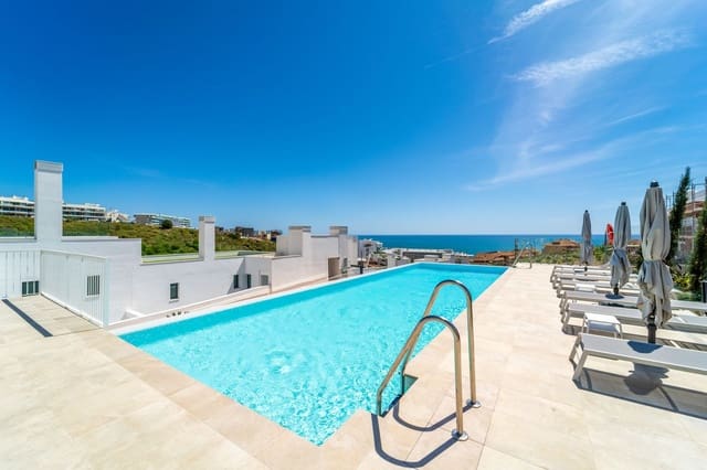 3 bedroom Apartment for sale in Centro ciudad, Fuengirola with pool - € 595,000 (Ref: 9479975)