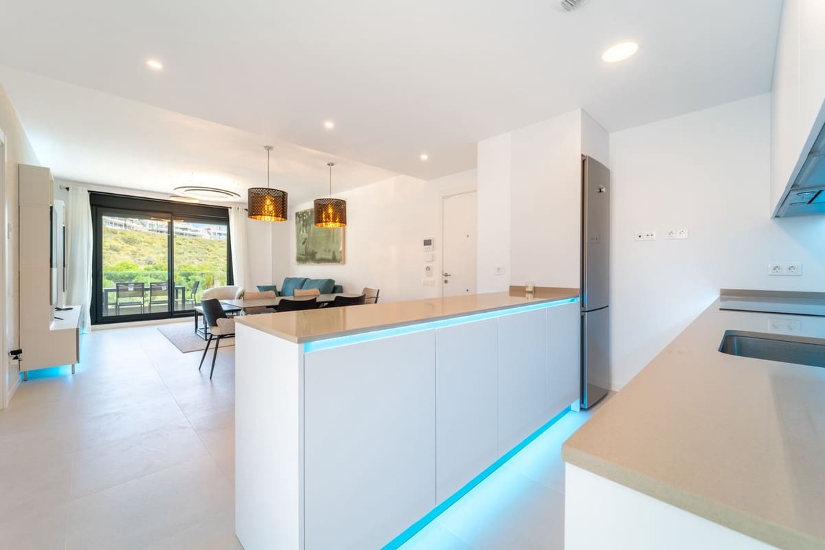 3 bedroom Apartment for sale in Fuengirola with pool - € 595,000 (Ref: 9479975)