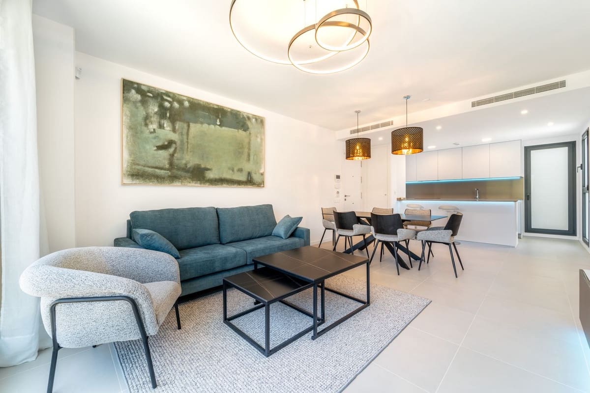 3 bedroom Apartment for sale in Fuengirola with pool - € 595,000 (Ref: 9479975)