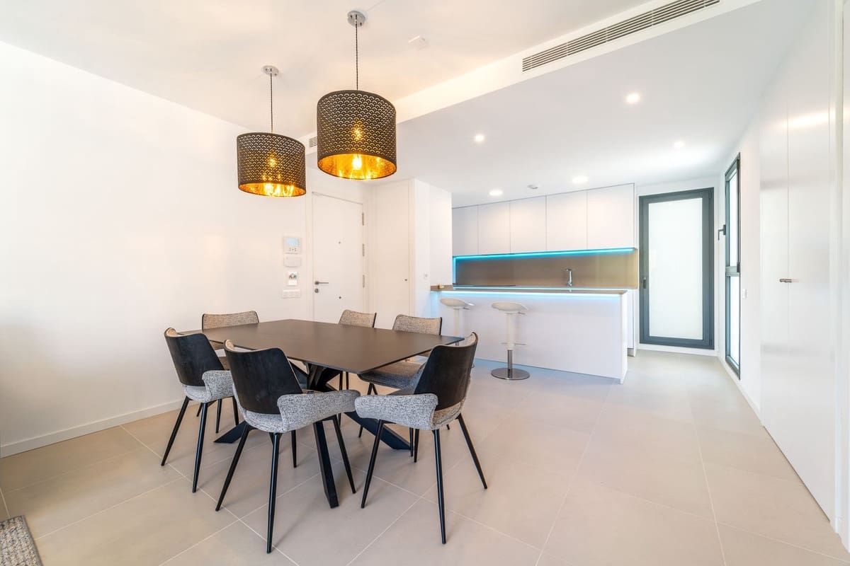 3 bedroom Apartment for sale in Fuengirola with pool - € 595,000 (Ref: 9479975)